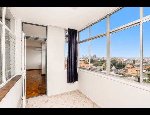 2.5 BEDROOM APARTMENT FOR SALE IN GLENWOOD